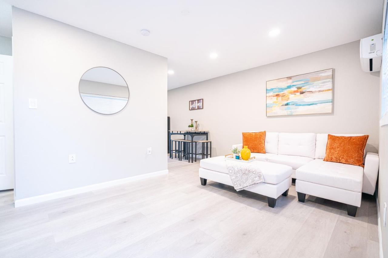 University Serenity Suites 坦帕 外观 照片